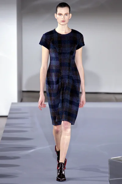 Look 16